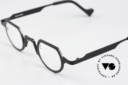 Theo Belgium Europe Titanium Brille In Schwarz, Avantgarde-Brille für Damen & Herren zugleich, Passend für Herren und Damen