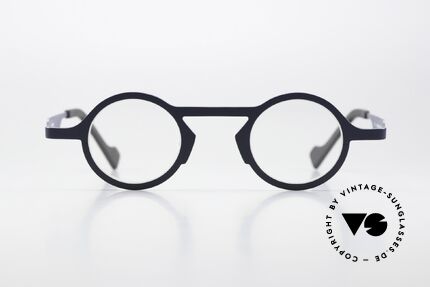 Theo Belgium Africa Titanium Brille Dunkelblau, Mod. AFRICA aus der THEO 'Continent" Familie, Passend für Herren und Damen