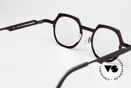 Theo Belgium America Titanium Brille Dunkelbraun, ungetragen; wie alle unsere vintage Theo Brillen, Passend für Herren und Damen