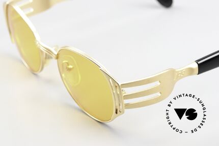 Jean Paul Gaultier 56-3281 Die JPG Gabel Sonnenbrille, Titanium-Rahmen in mattgold, made in Japan, Passend für Herren und Damen Jean Paul Gaultier 56-3281 Die JPG Gabel Sonnenbrille, Titanium-Rahmen in mattgold, made in Japan, Passend für Herren und Damen