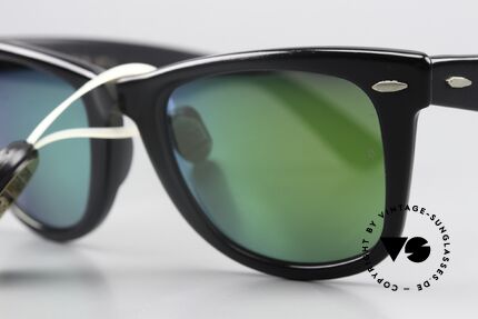 Ray Ban Wayfarer I Special Edition Green Mirror, ungetragen NOS (wie alle unsere alten USA-Wayfarer), Passend für Herren und Damen Ray Ban Wayfarer I Special Edition Green Mirror, ungetragen NOS (wie alle unsere alten USA-Wayfarer), Passend für Herren und Damen