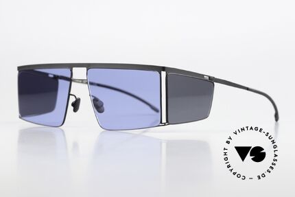 Mykita Helmut Lang HL001 Black Sides Superblue Solid, eine minimalistisch-avantgardistische Sonnenbrille, Passend für Herren und Damen Mykita Helmut Lang HL001 Black Sides Superblue Solid, eine minimalistisch-avantgardistische Sonnenbrille, Passend für Herren und Damen