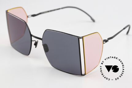 Mykita Helmut Lang HL003 Black Frame With Fluo Pink Sides, color 871: 'Black / Fluo Pink Sides Darkgrey Solid', Passend für Herren und Damen Mykita Helmut Lang HL003 Black Frame With Fluo Pink Sides, color 871: 'Black / Fluo Pink Sides Darkgrey Solid', Passend für Herren und Damen