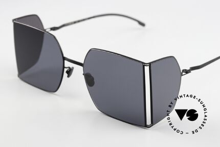 Mykita Helmut Lang HL003 Avantgardistische Sonnenbrille, 868: schwarze Fassung mit schwarzen Seitenscheiben, Passend für Herren und Damen Mykita Helmut Lang HL003 Avantgardistische Sonnenbrille, 868: schwarze Fassung mit schwarzen Seitenscheiben, Passend für Herren und Damen
