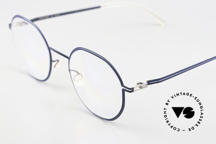 Mykita Studio 6.6 High Fashion In Navy Yale Blue, Resultat ist ein dreidimensionales grafisches Muster, Passend für Herren und Damen Mykita Studio 6.6 High Fashion In Navy Yale Blue, Resultat ist ein dreidimensionales grafisches Muster, Passend für Herren und Damen