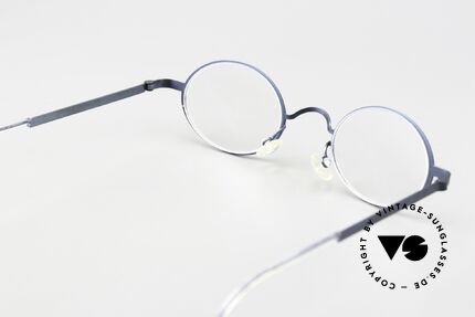 Lindberg 5000 Strip Titan Extra Kleine Brille 41mm Size, ungetragenes Designerstück + orig. Lindberg Magnet-Etui, Passend für Herren und Damen Lindberg 5000 Strip Titan Extra Kleine Brille 41mm Size, ungetragenes Designerstück + orig. Lindberg Magnet-Etui, Passend für Herren und Damen