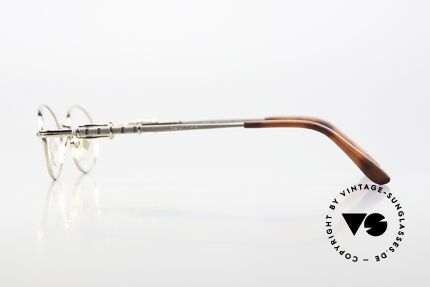 Jean Paul Gaultier 55-0039 Ovale Titanium Brille 1996, ungetragenes Designerstück: kostbar, selten und begehrt, Passend für Herren und Damen Jean Paul Gaultier 55-0039 Ovale Titanium Brille 1996, ungetragenes Designerstück: kostbar, selten und begehrt, Passend für Herren und Damen