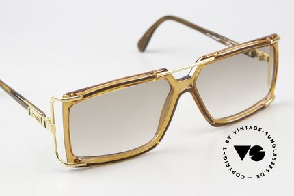 Cazal 638 Vintage Brille Eckig HipHop 80er, leicht getönte Sonnengläser; daher auch abends tragbar, Passend für Herren und Damen Cazal 638 Vintage Brille Eckig HipHop 80er, leicht getönte Sonnengläser; daher auch abends tragbar, Passend für Herren und Damen