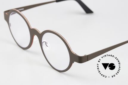Theo Belgium Eye-Witness YZ Bicolor Titanium Designerbrille, die Titaniumfassung ist zweifarbig (braun & rot), Passend für Herren und Damen Theo Belgium Eye-Witness YZ Bicolor Titanium Designerbrille, die Titaniumfassung ist zweifarbig (braun & rot), Passend für Herren und Damen